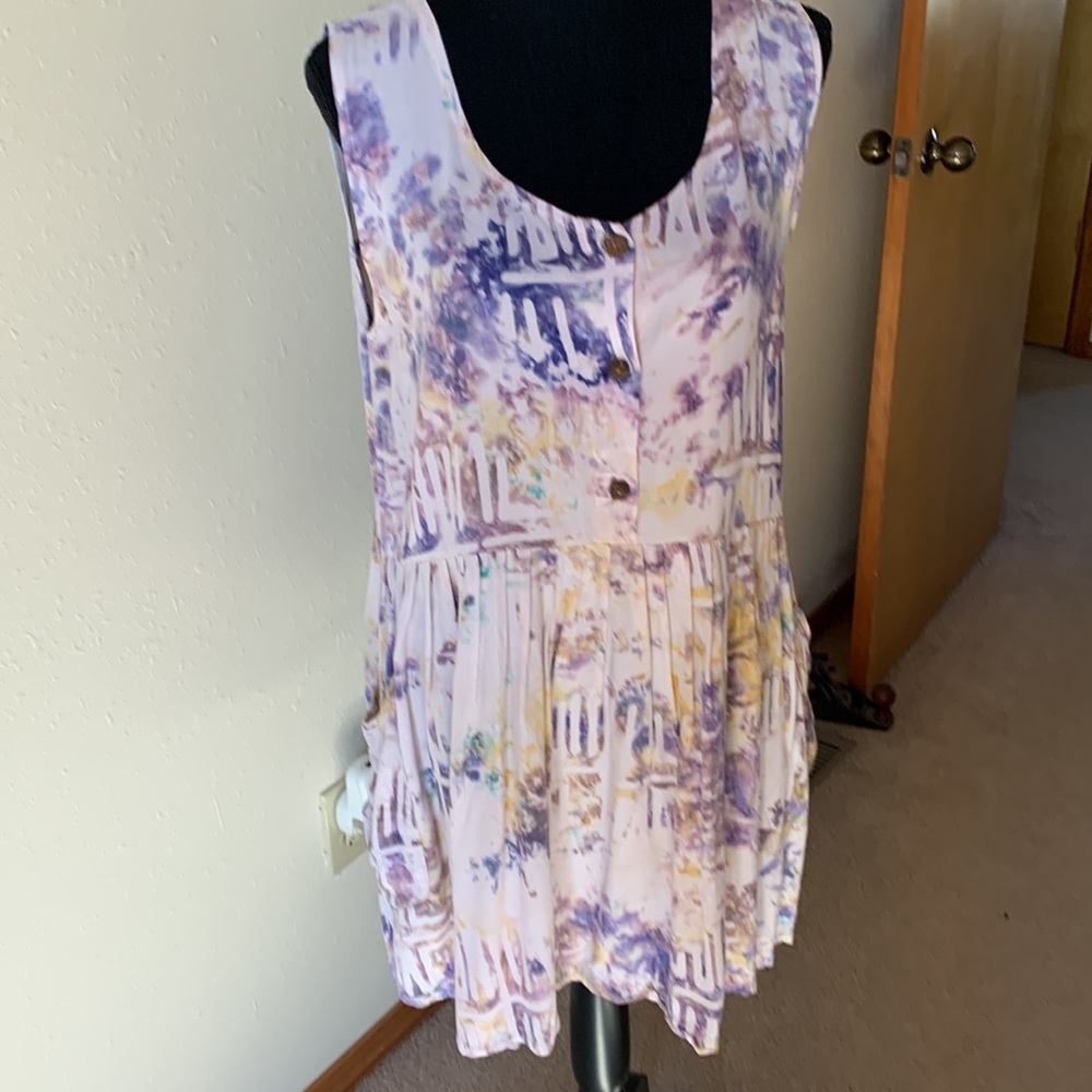 Sleeveless baby doll tops.
